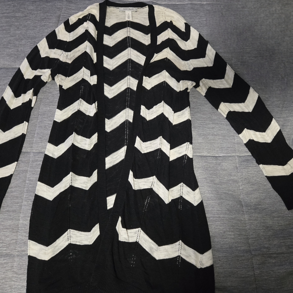 White House Black Market Zigzag Cardigan in Black and Cream